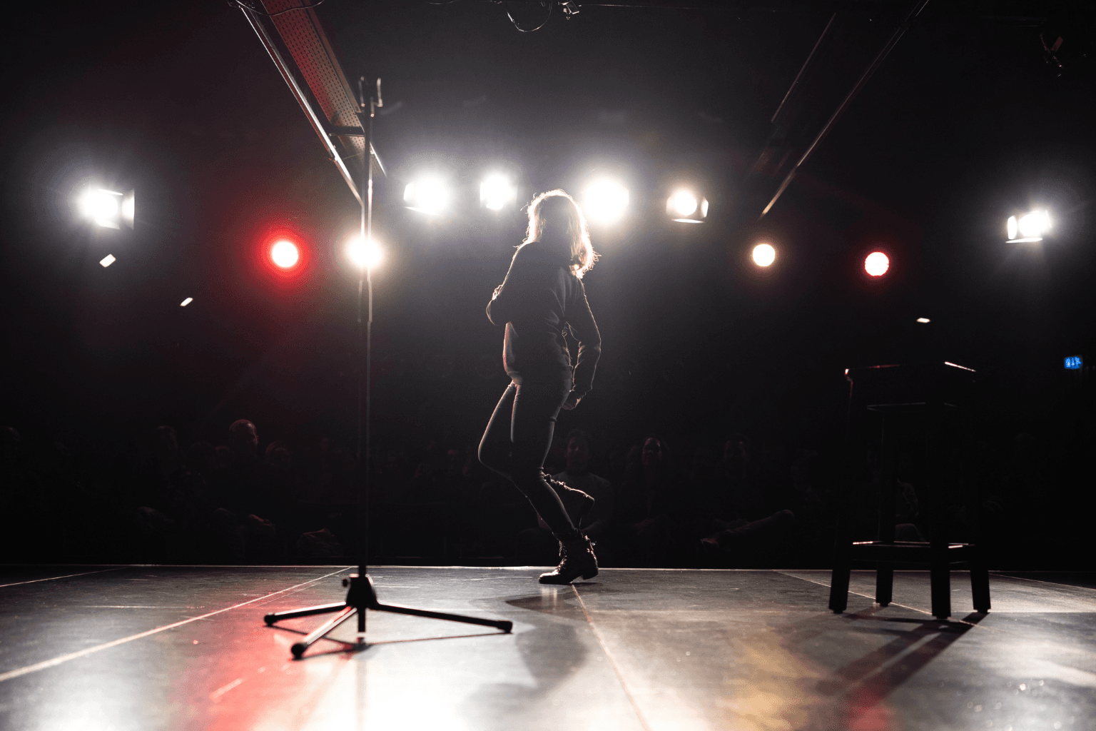 Header image for the article How to Overcome the Fear of Public Speaking and Start to Crave It